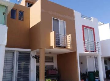 Casa de 3 habitaciones, Zapopan · Casa en Nuevo Mexico a un Costado de Terrazas