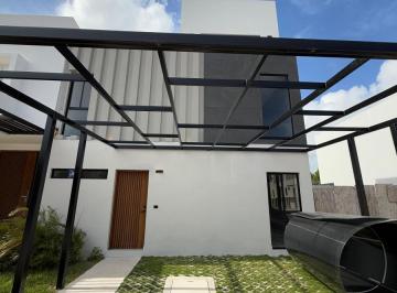 Casa · 206m² · 3 Recámaras · 2 Estacionamientos · Hermosa Casa en Residencial Rio / Beautiful Home in Rio Residential