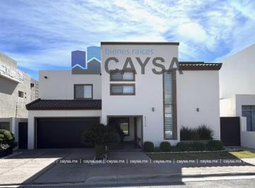 Casa · 431m² · 4 Recámaras · 2 Estacionamientos · Casa en Venta en Rincon de Las Lomas II (4 Recámaras - Frente a Parque)