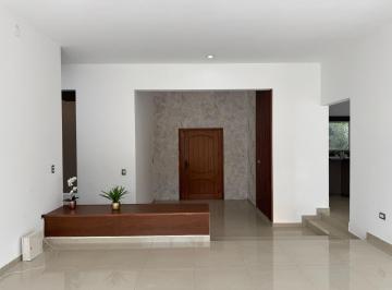 Casa · 350m² · 3 Recámaras · 4 Estacionamientos · Casa de Una Planta en Venta en Lomas del Vergel Al Norponiente de Aguascalientes Amk