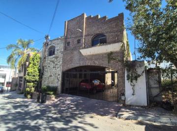 Casa de 3 habitaciones, San Pedro Garza García · Casa en Venta 13,355,000, en Lomas del Campestre, 3 Rec, 3 Baños, 2 1/2 Baños, Paneles Solares