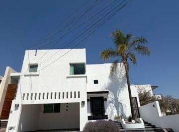 Casa en condominio de 3 habitaciones, León · Casa en Renta Lomas de Gran Jardín con Alberca