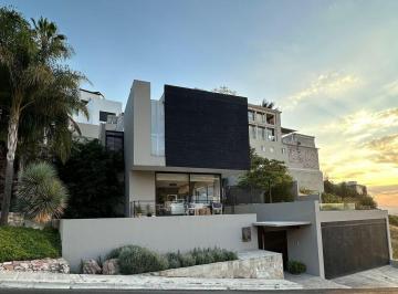 68e31c6735b244b506ad90d87818c6a6af573bae54b71e8084516010438a71c8 · Casa en Venta en Pedregal de Querétaro. 12