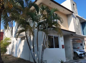 Casa · 130m² · 3 Recámaras · 1 Estacionamiento · La Florida Veracruz Ver Cp 91698