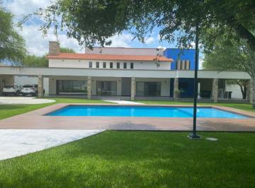 Quinta de 4 habitaciones, Montemorelos · Quinta en Venta en Los Lirios Montemorelos N. L