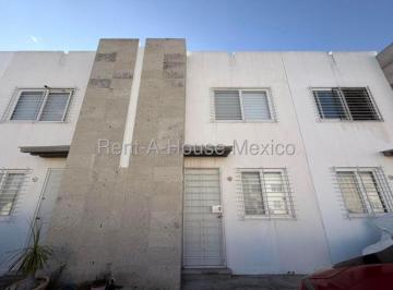 Casa en condominio de 2 habitaciones, El Marqués · Casa Semi Amueblada en Renta en Los Encinos