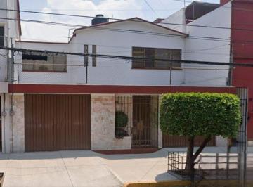 Casa de 4 habitaciones, Coyoacán · Casa con Jardin Excelentes Espacios y 350 m² de Construcción