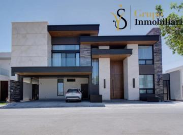 Casa de 4 habitaciones, Saltillo · Venta de Residencia en Rincon de Los Encinos Al Norte de Saltillo