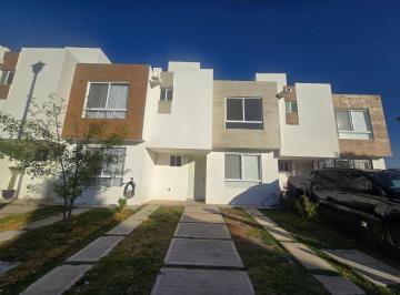 Casa en condominio de 3 habitaciones, El Marqués · Casa en Renta en Ciudad Marques