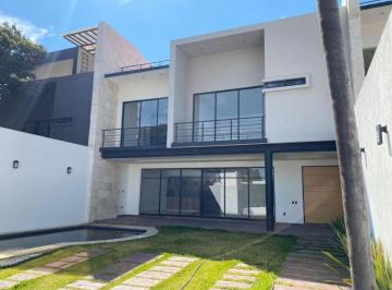 Casa · 379m² · 3 Recámaras · 3 Estacionamientos · Casa en Venta en Delicias Juno 16