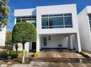 Casa de 3 habitaciones, San Andrés Cholula · Renta de Casa con Jardín Zona Lomas de Angelópolis 2, San Andrés Cholula