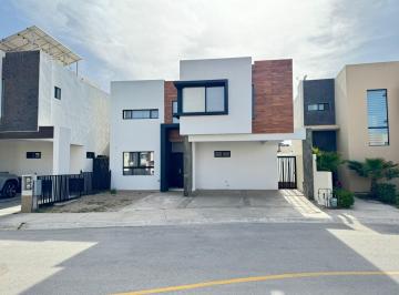 Casa · 200m² · 3 Recámaras · 2 Estacionamientos · Casa en Renta Amueblada en Altaria Zona Consulado