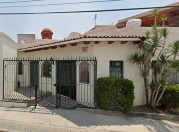 Casa de 4 habitaciones, Querétaro · Preciosa Casa Ubicada en Exclusiva Zona, Bosques de Acueducto, Ubicacion Perfecta