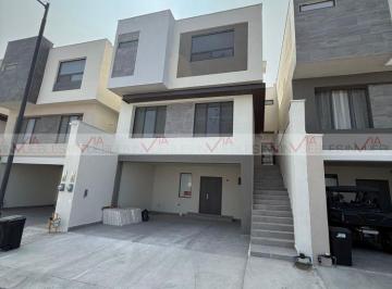 Casa · 285m² · 3 Recámaras · 2 Estacionamientos · Casa en Renta en Porto Cumbres