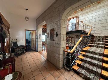 Casa de 3 habitaciones, Querétaro · Hacienda Jacarandas, Querétaro. Casa en Venta de 3 Recamaras, Cuarto de Servicio, 4 Baños