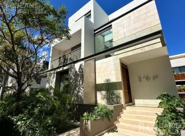 Casa · 720m² · 3 Recámaras · 4 Estacionamientos · Casa en Venta en Laguna - Puerto Cancún