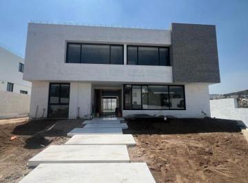 Casa de 4 habitaciones, Zapopan · Residencia en Venta Fraccionamiento Ayamonte