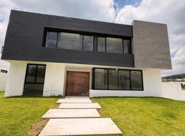 Casa de 4 habitaciones, Zapopan · Residencia en Venta Fraccionamiento Ayamonte
