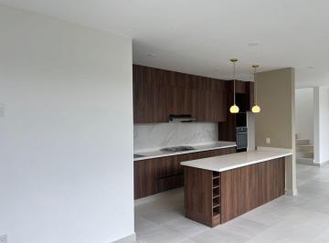 Departamento · 187m² · 3 Recámaras · 3 Estacionamientos · Se Vende Casa en Cañadas del Arroyo