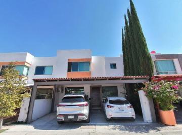 Casa · 156m² · 3 Recámaras · 2 Estacionamientos · Se Vende Casa en San Jeronimo Corregidora Queretaro