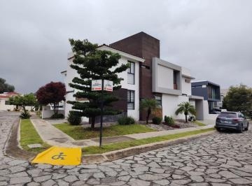 Casa de 4 habitaciones, San Pedro Tlaquepaque · Casa en Venta en Fraccionamiento Los Naranjos
