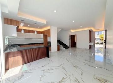 Casa en condominio de 4 habitaciones, Zapopan · Casa en Venta en Valle Imperial
