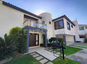 Casa · 518m² · 3 Recámaras · 3 Estacionamientos · Casa Residencial en Venta, Puerta Paraiso, Zona Atlixcayotl, Puebla