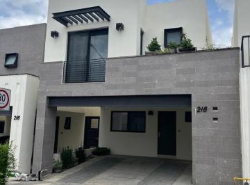 Casa · 140m² · 3 Recámaras · 2 Estacionamientos · Casa en Fraccionamiento Monticello