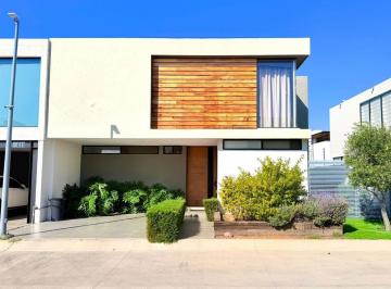 Casa de 4 habitaciones, León · Casa en Venta en Lomas del Molino IV con 4 Recámaras con Baño Cada Una