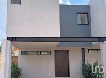 Casa · 156m² · 3 Recámaras · 2 Estacionamientos · Casa en Venta en Xilotzingo Puebla México