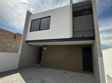 Casa · 179m² · 3 Recámaras · 2 Estacionamientos · Casa en Renta en Zizana - Zakia