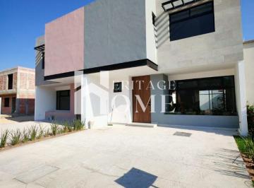 Casa de 3 habitaciones, Celaya · Casa en Venta en El Fraccionamiento Real de San Antonio, Zona de Oro 2.
