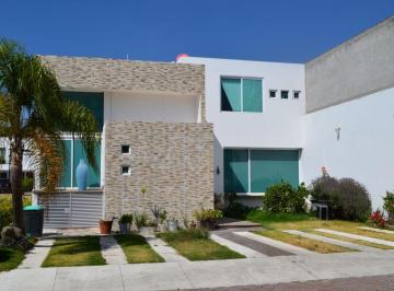 Casa de 3 habitaciones, San Pedro Cholula · Se Vende Bonita Casa en Zerezotla