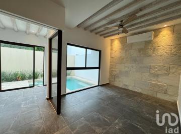 Departamento · 290m² · 4 Recámaras · 2 Estacionamientos · Venta de Casa en Rio Orinoco Residencial, Cancun