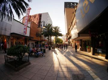 Local comercial , Monterrey · Local Comercial de 88 m² en Renta en Monterrey Centro
