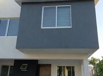 Casa en condominio de 3 habitaciones, Tlajomulco de Zúñiga · Casa en Venta en Coto Asturias, Nueva Galicia | Esquina Frente Al Parque