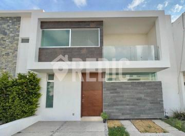 Casa de 4 habitaciones, Querétaro · Casa - Venta/renta en Juriquilla con Hab. en Planta Baja
