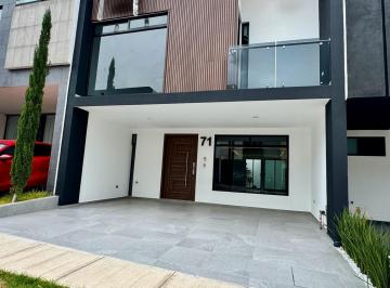 Casa · 120m² · 4 Recámaras · 2 Estacionamientos · Casa en Preventa, La Antigua Cementera. Cerca de Galerías Serdán.