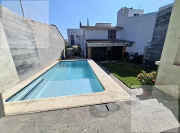 Casa · 244m² · 4 Recámaras · 2 Estacionamientos · Casa en Venta en Jiutepec en El Fraccionamiento Las Fincas