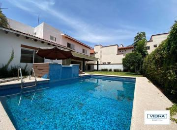 Casa · 430m² · 4 Recámaras · 4 Estacionamientos · Preciosa Casa a La Venta en Kloster Sumiya