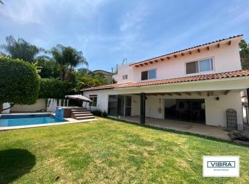 Casa · 430m² · 4 Recámaras · 4 Estacionamientos · Preciosa Casa a La Venta en Kloster Sumiya