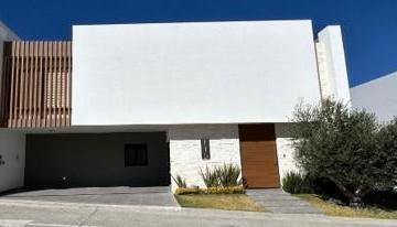 Casa · 280m² · 3 Recámaras · 2 Estacionamientos · Casa en El Molino Residencial y Golf