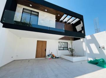 Casa · 251m² · 4 Recámaras · 2 Estacionamientos · Casa en Venta en Lomas de Angelopolis III, Cascatta 4 Habitaciones