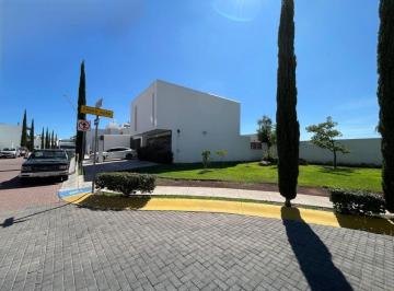 Casa en condominio de 2 habitaciones, Aguascalientes · Ram - Casa en Venta y en Renta Amueblada en Nura Residencial, Aun Lado de Área Verde
