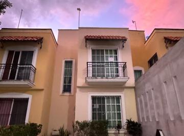 Casa · 80m² · 2 Recámaras · 2 Estacionamientos · Vendo Casa Residencial Marsella, Playa del Carmen, Q. Roo