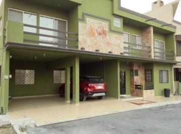 Casa en condominio de 4 habitaciones, Apodaca · Casa - Oficina Carr. Santa Rosa Apodaca
