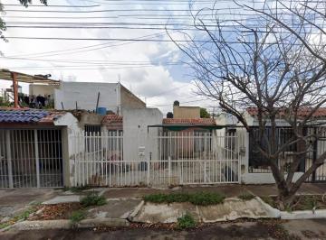 Casa de 3 habitaciones, Guadalajara · Casa en Ferrocarril Guadalajara en Remate