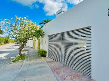 Casa de 4 habitaciones, Benito Juárez · Casa Para Oficina o Casa Habitación en Cancún Centro por Galenia