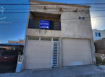 Casa · 170m² · 4 Recámaras · 2 Estacionamientos · Casa en Fraccionamiento Porticos de Bella Cumbre