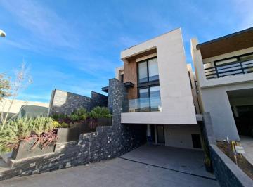 Casa de 4 habitaciones, Saltillo · Residencia en Renta Nueva! Moderna! 4 Rec, Al Norte, Villa Foresta, Saltillo. Coa